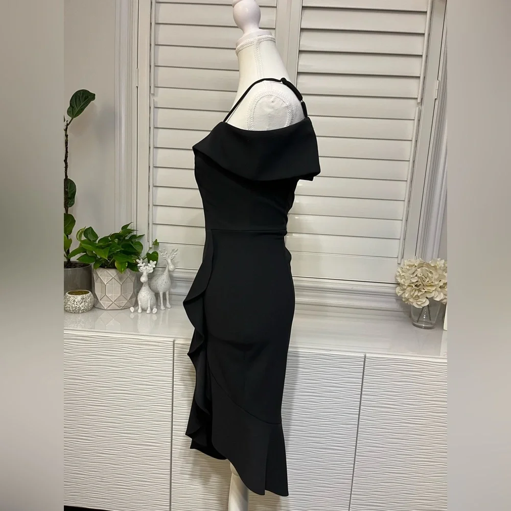 Black Dress - Picture 4 of 6